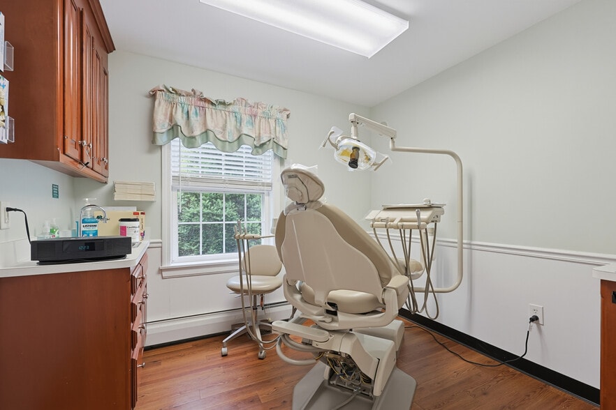 More Photos Of 620 Washington St, Franklin Medical For Sale