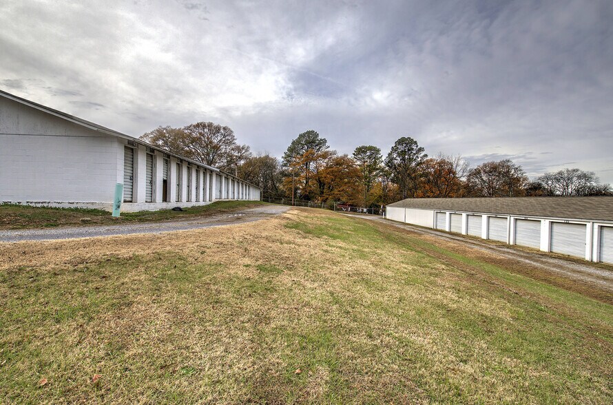More Photos Of 2037 Flannery St SW, Rome Specialty For Sale