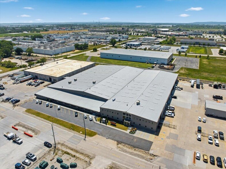 More Photos Of 3211 Nebraska Ave, Council Bluffs Warehouse For Lease
