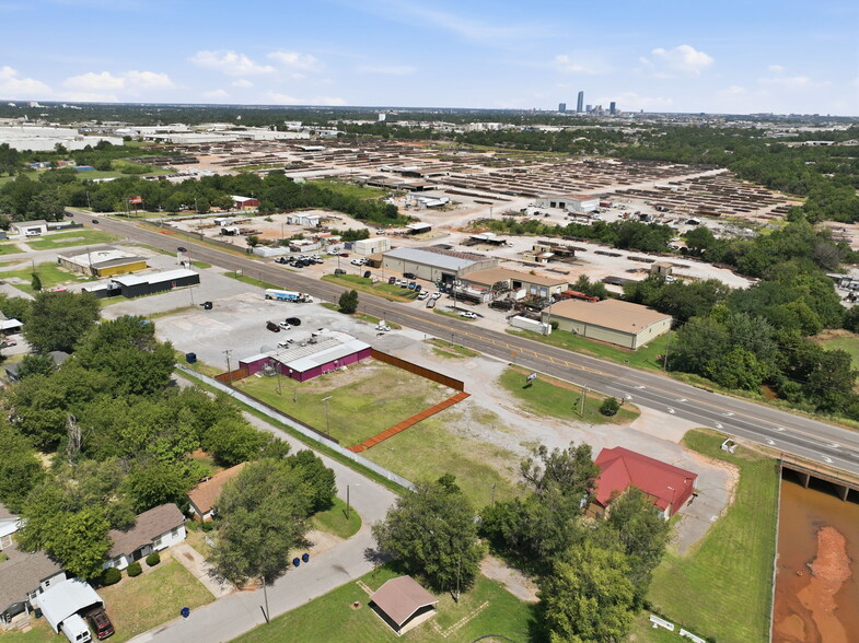 More Photos Of 1900 SE 59th Dr, Oklahoma City Bar For Sale