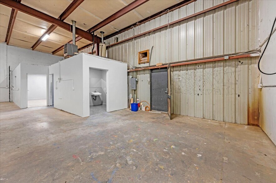 More Photos Of 1839 Thunderbolt Dr, Porterville Warehouse For Lease