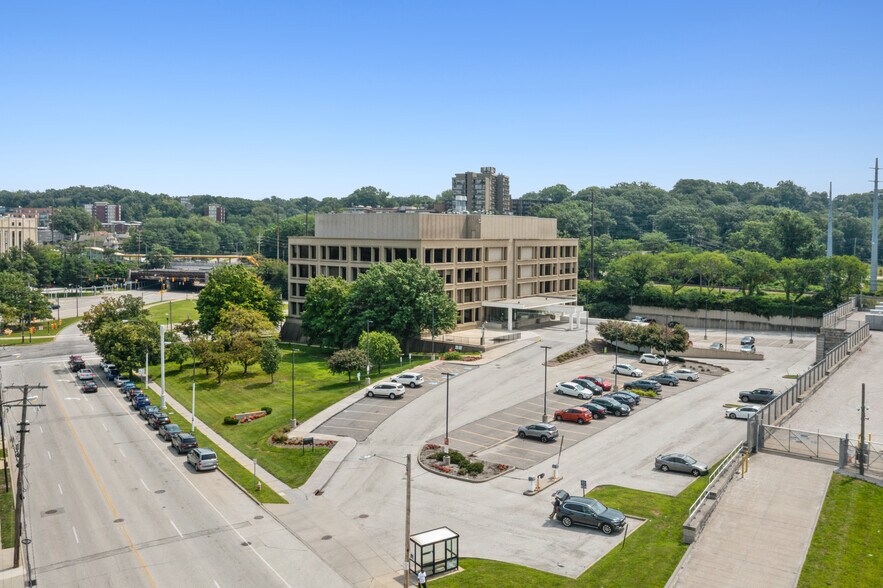 More Photos Of 11000 Cedar Ave, Cleveland Medical For Lease