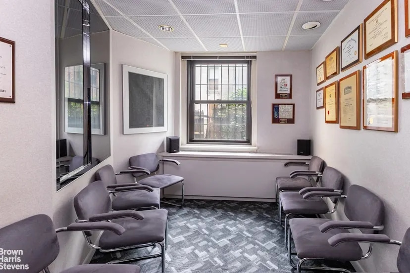 More Photos Of 115 E 61st St, New York Medical For Sale