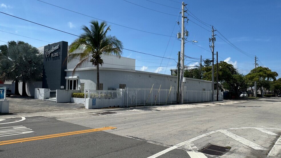 More Photos Of 1785 NE Broad Cswy, North Miami Beach Medical For Lease