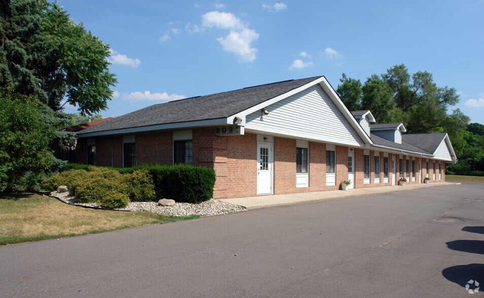More Photos Of 8091 Commerce Rd, Commerce Township Medical For Lease