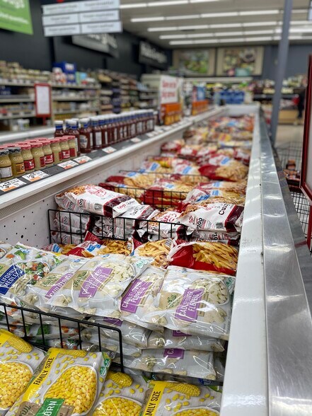 More Photos Of 661 E Hathaway Ave, Bronson Supermarket For Sale