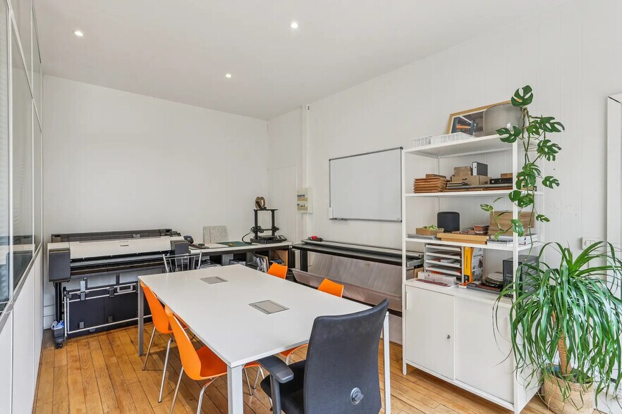 More Photos Of 20 Rue Marx Dormoy, Paris Office For Sale