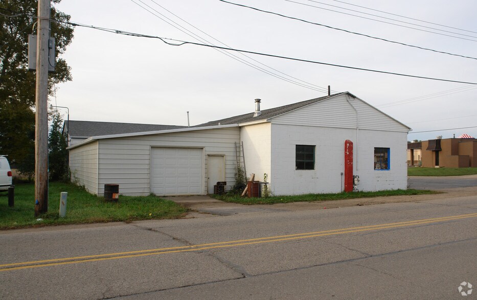 502 Island Hwy, Charlotte, MI 48813 Auto Repair For Sale