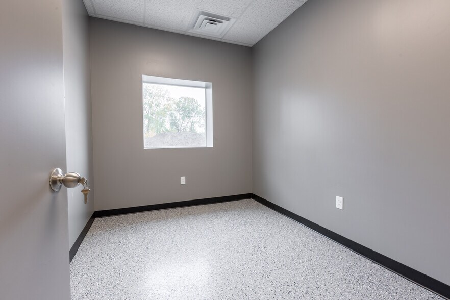 More Photos Of 6709 Universal Ave, Kansas City Warehouse For Sale