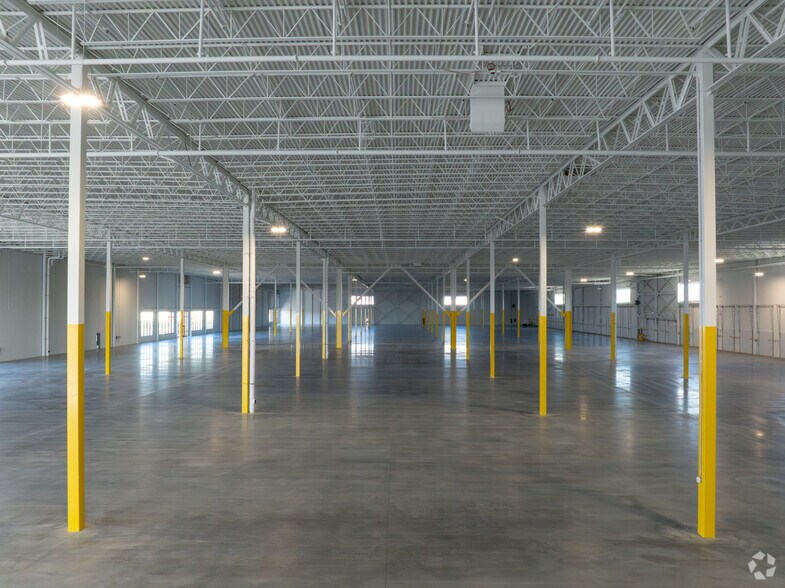 More Photos Of 936 Harrison Ave, Kearny Distribution For Lease