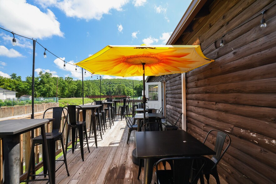 More Photos Of 121 Main Ave, Hawley Restaurant For Lease