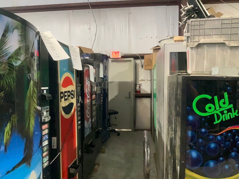 More Photos Of 11607 Prospect Dr, Odessa Manufacturing For Sale