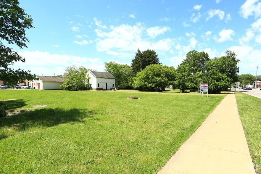 More Photos Of 229 Center St, Chardon Land For Lease