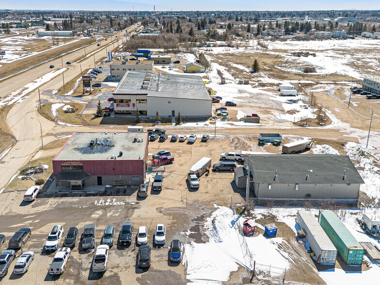 More Photos Of 6002 50 Ave, Lloydminster Freestanding For Sale