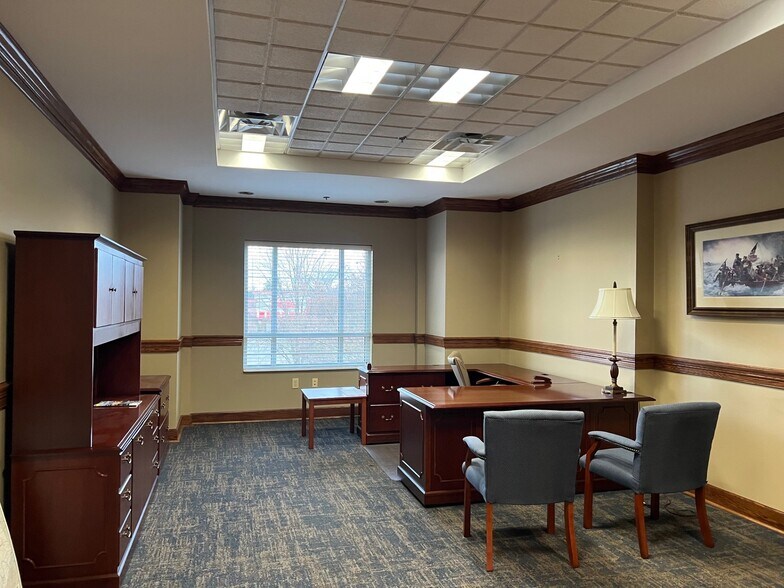 More Photos Of 6501 Kingston Pike, Knoxville Bank For Lease