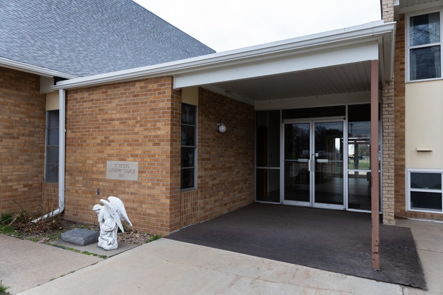 More Photos Of 381 H St, Hampton Religious Facility For Sale