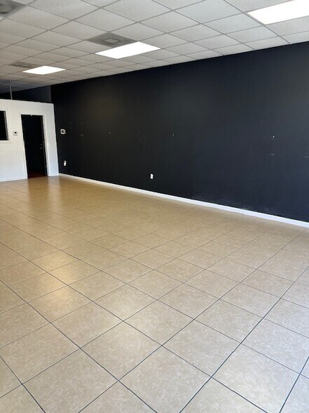 More Photos Of 305 E Stan Schlueter Loop, Killeen Storefront Retail Office For Lease