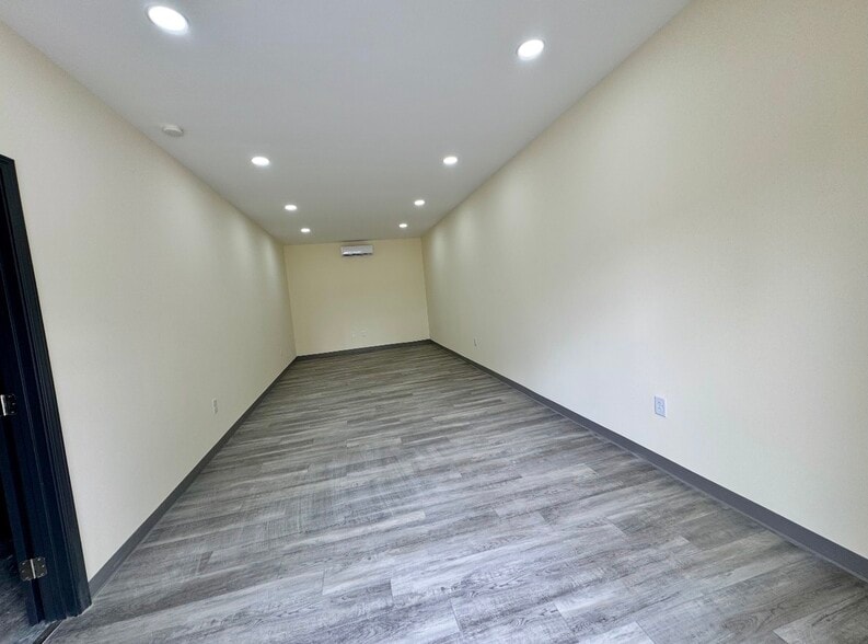 More Photos Of 3720 W County Line Rd, Douglasville Light Distribution For Lease