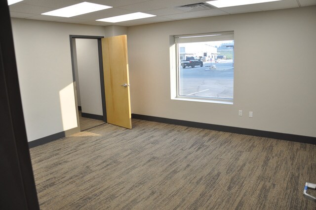 More Photos Of 412 Millennium Park Ln, Caldwell Warehouse For Lease