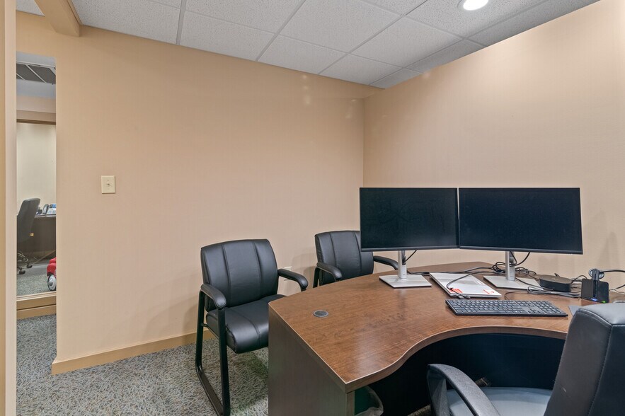 More Photos Of 1326 E Pembroke Ave, Hampton Office For Sale