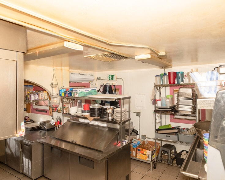 More Photos Of 110 N C St, Virginia City Restaurant For Lease
