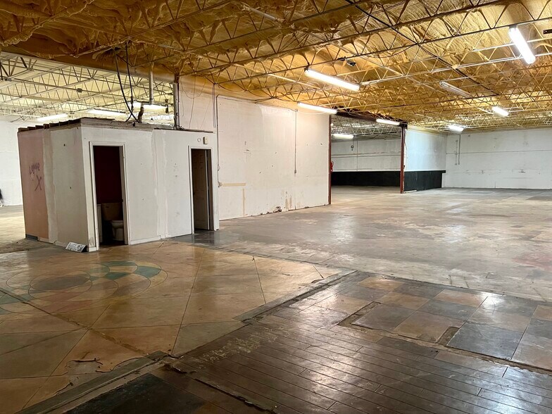 More Photos Of 5508-5516 Brewster St, San Antonio Warehouse For Lease