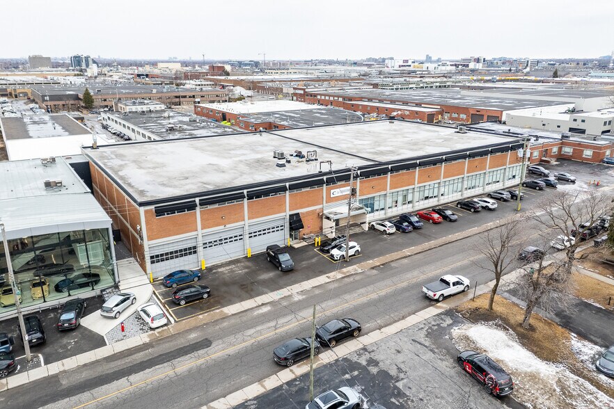 More Photos Of 5745 Rue Paré, Mt Royal Manufacturing For Lease