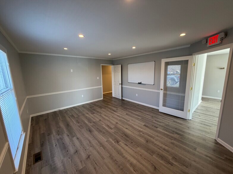 More Photos Of 404 Marvel Ct, Easton Office For Lease