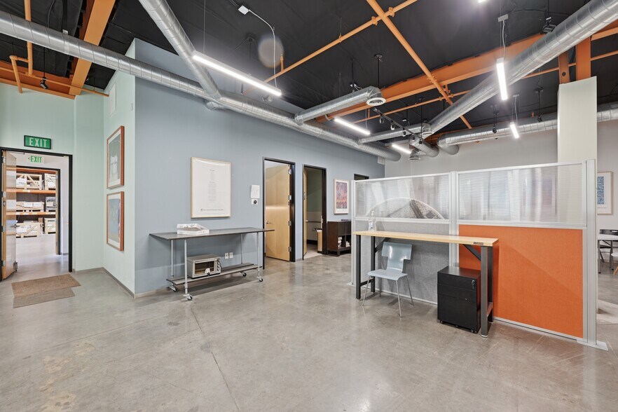 More Photos Of 8495 Redwood Creek Ln, San Diego Manufacturing For Sale