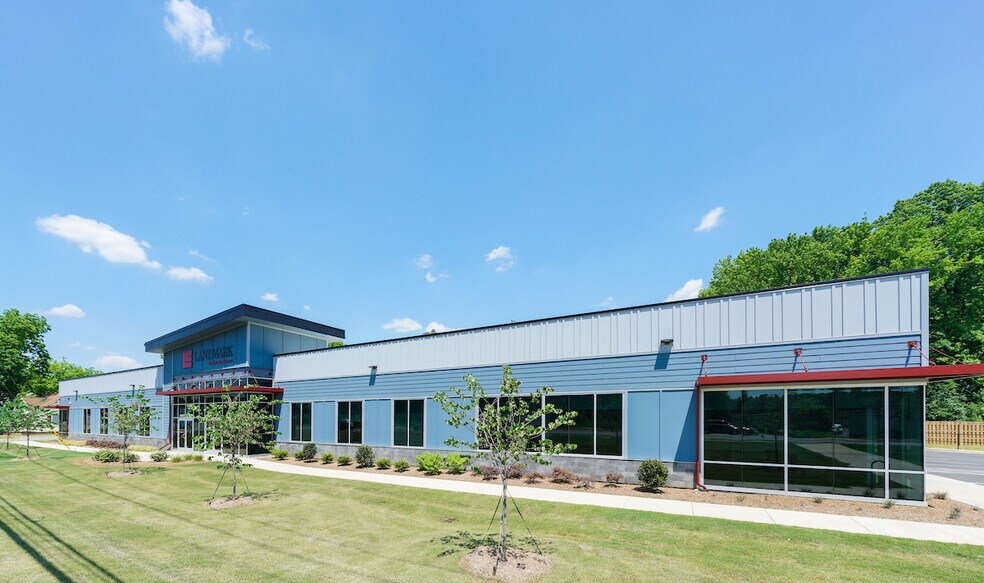 More Photos Of 4348 Statesville Rd, Charlotte Flex For Lease