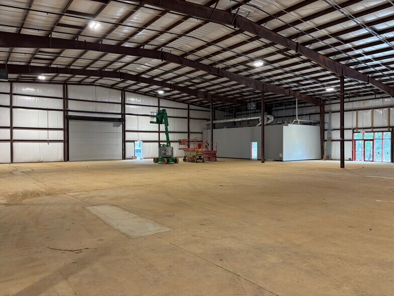 More Photos Of 630 Wofford St, Spartanburg Warehouse For Lease