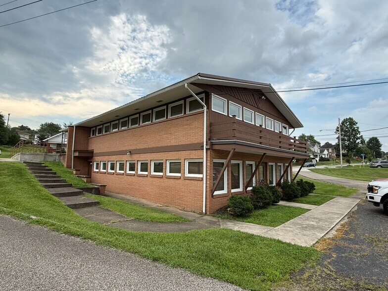 More Photos Of 1117 Clark St, Cambridge Medical For Sale