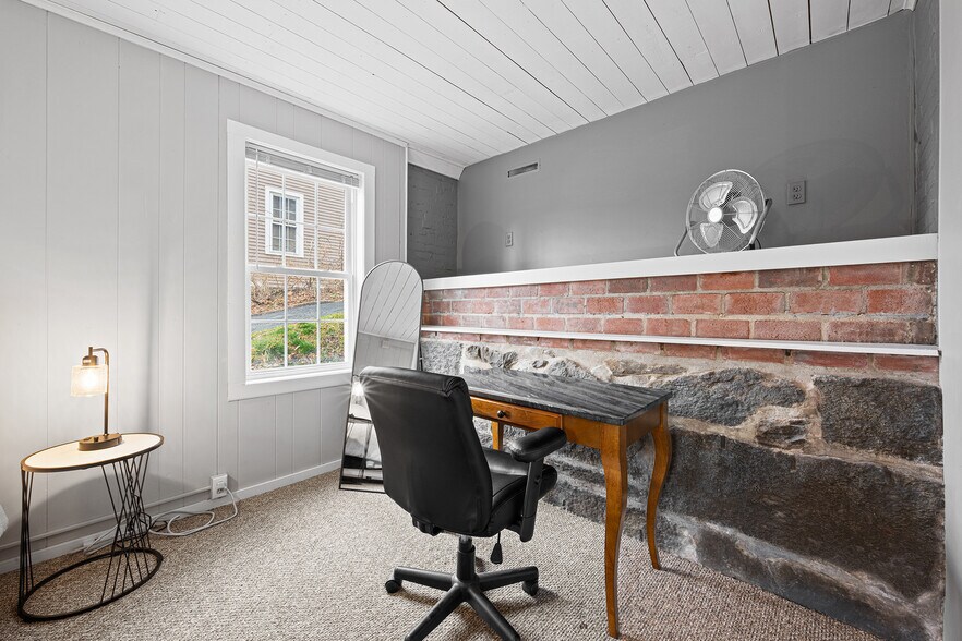 More Photos Of 2 Norwich Rd, East Haddam General Retail For Sale