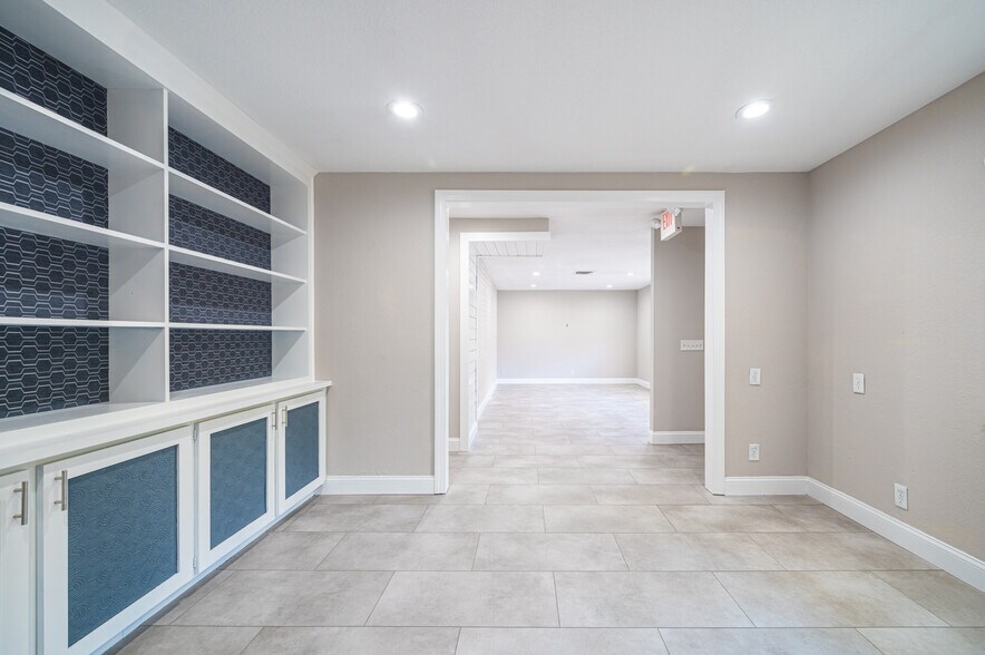 More Photos Of 5105 Memorial Hwy, Tampa Office Residential For Sale