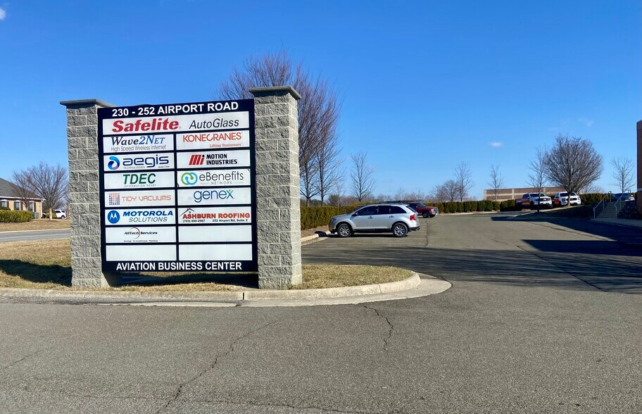 More Photos Of 240-252 Airport Rd, Winchester Light Distribution For Lease