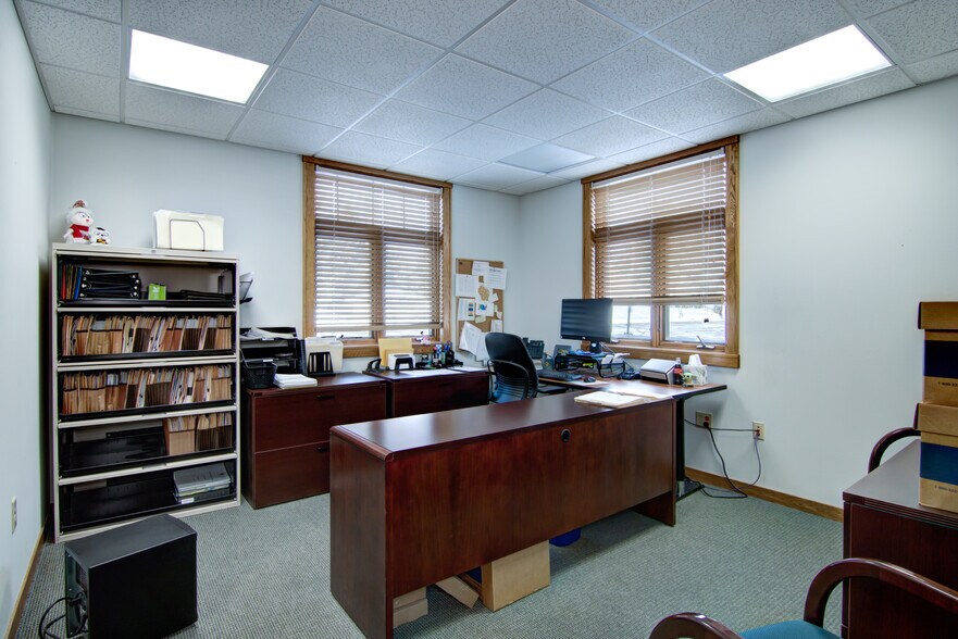 More Photos Of 3624 Oakwood Hills Pky, Eau Claire Office For Sale