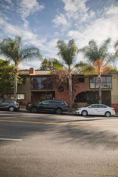 More Photos Of 2330 W 3rd St, Los Angeles Office For Sale