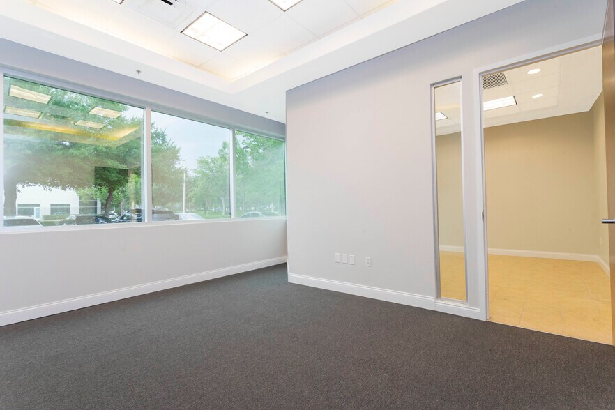 More Photos Of 7350 Futures Dr, Orlando Office For Sale