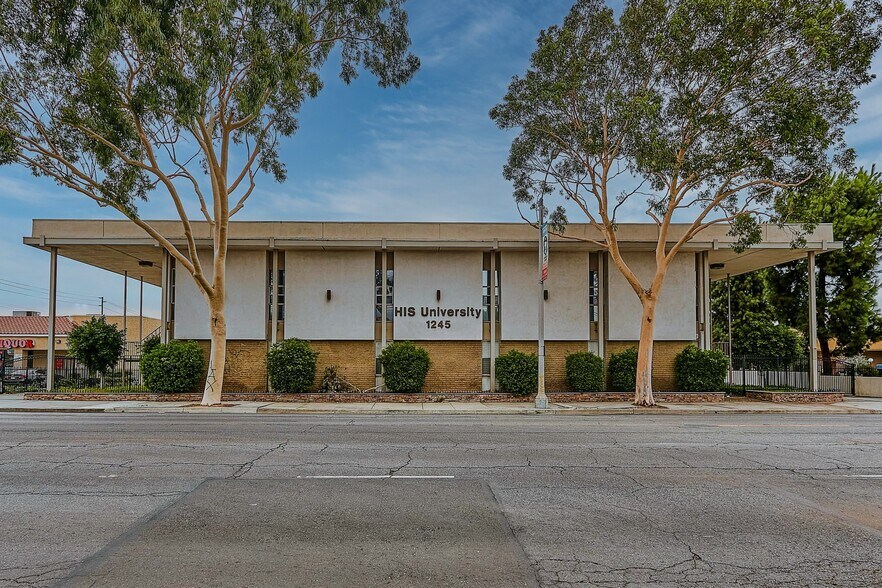 More Photos Of 1245 W 6th St, Corona Medical For Lease