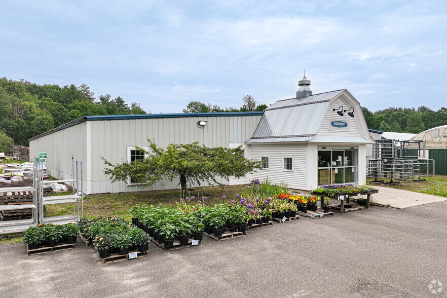 Primary Photo Of 670 Route 111, Arundel Garden Center For Sale