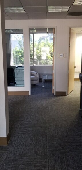 More Photos Of 5160 Campus Dr, Newport Beach Medical For Lease