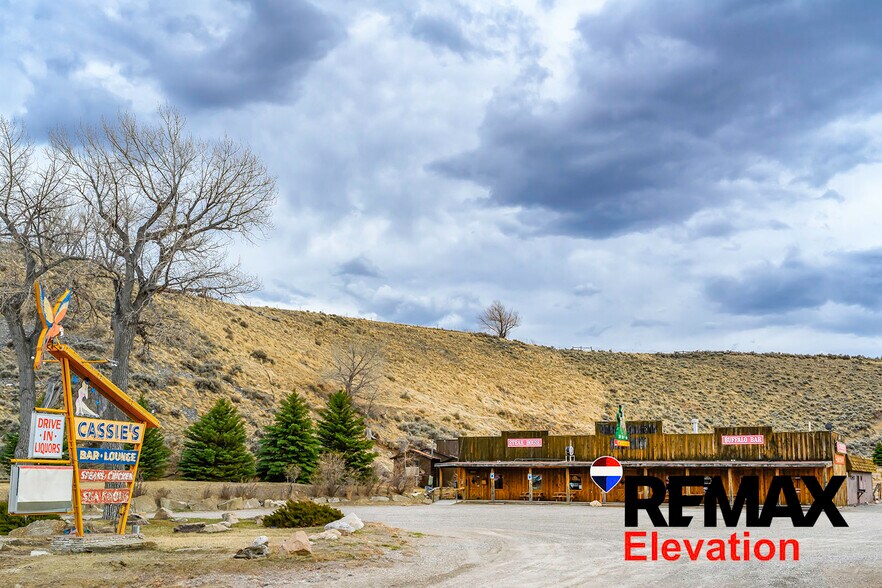 More Photos Of 214 Yellowstone Ave, Cody Bar For Sale