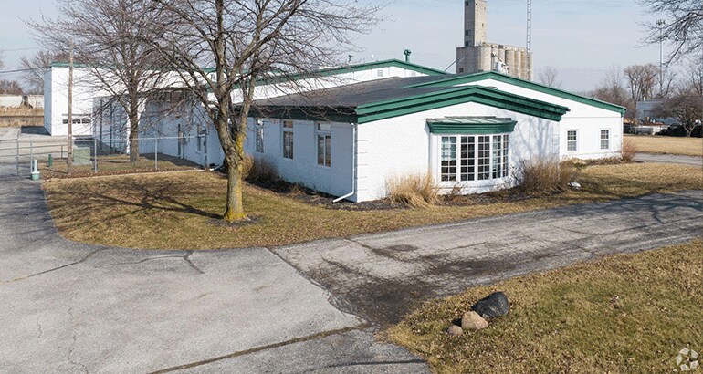 More Photos Of 5056 Angola Rd, Toledo Manufacturing For Lease