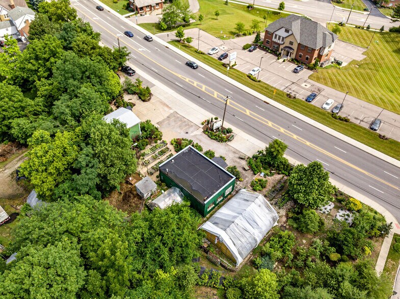 More Photos Of 5587 Harrison Ave, Cincinnati Garden Center For Sale