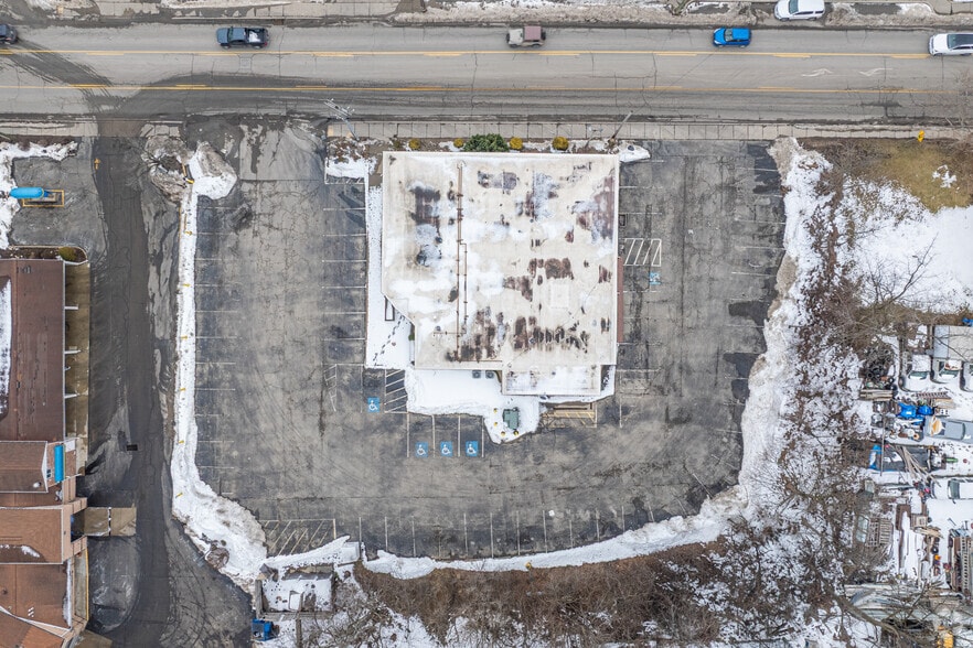 More Photos Of 875 W Chestnut St, Washington Restaurant For Sale