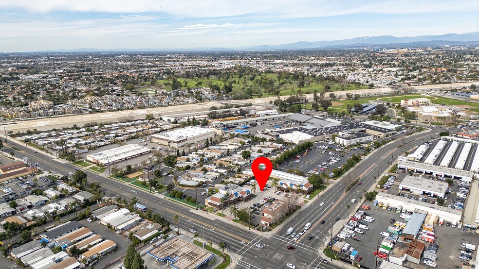 More Photos Of 2715 W 1st St, Santa Ana Unknown For Lease