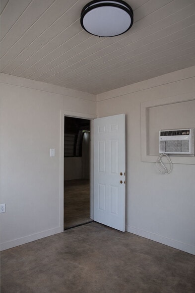 More Photos Of 563-565 MLK Jr Blvd, Fayetteville Freestanding For Lease