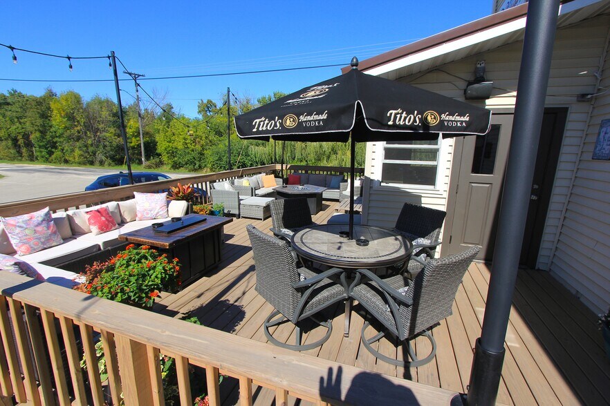 More Photos Of W3239 Dundas Rd, Kaukauna Bar For Sale