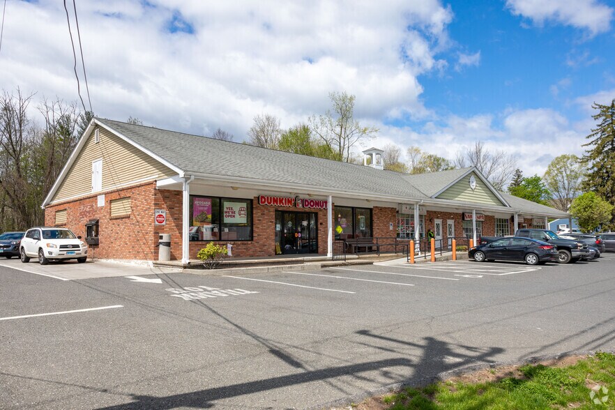 Primary Photo Of 782 Federal Rd, Brookfield Unknown For Lease