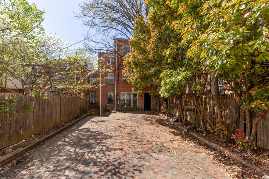 More Photos Of 228 E Capitol St NE, Washington Apartments For Sale